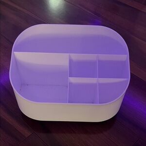 white make up organizer